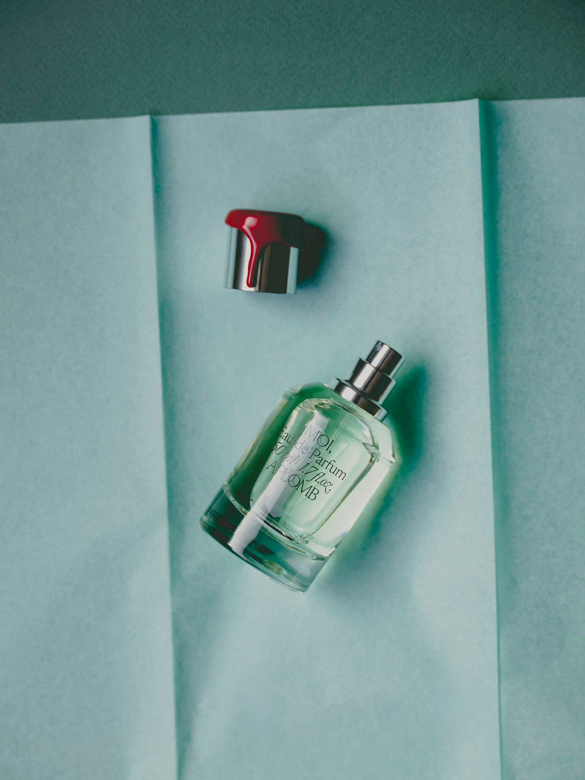 Luxury coffee and cherry perfume with a sensual gourmand character