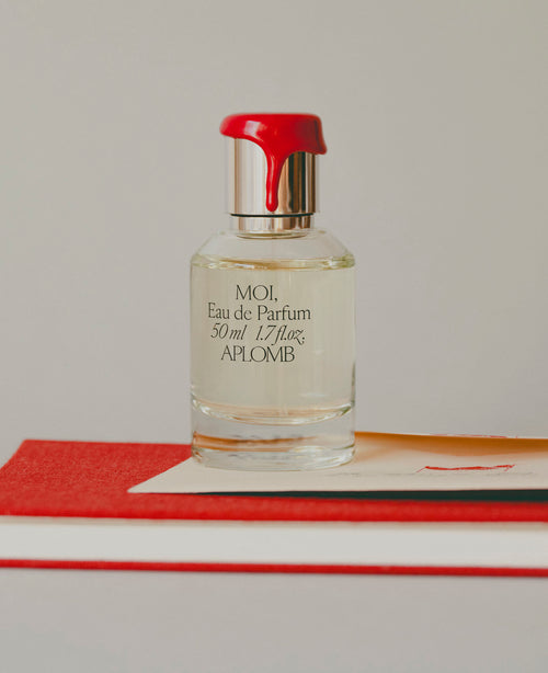 Chic and elegant coffee, cherry and hint of grapefruit - MOI perfume
